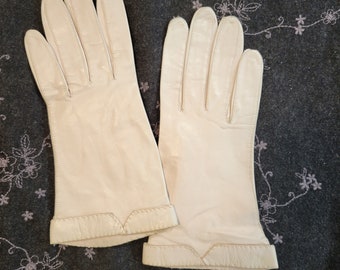 Vintage 70s Saks Fifth Avenue Leather Womens Gloves Size 6/6.5 Light Beige