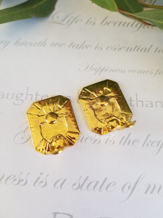 Jaguar Earrings White Enamel Gold Tone Jaguar Cou… - image 3