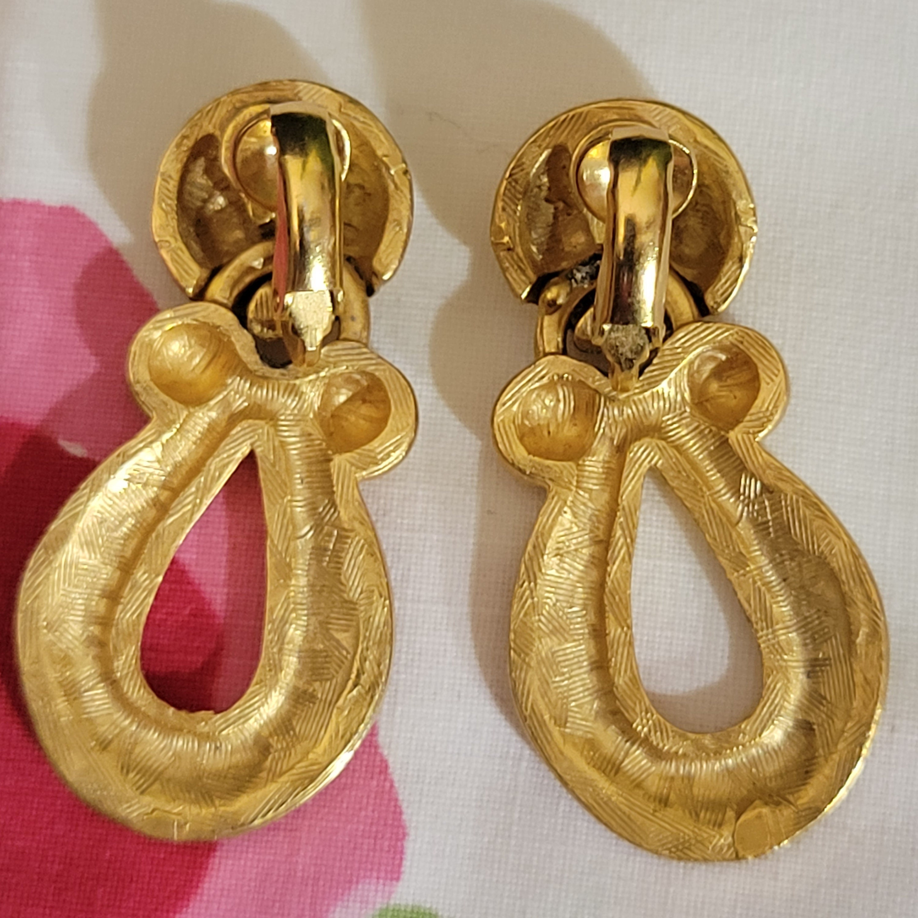 80’s Matte Gold Door Knocker Clip On Earrings main image 0