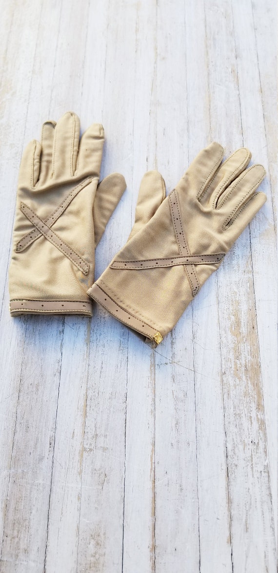 Vintage Beige Hand-lovers by Finola Spandex Gloves