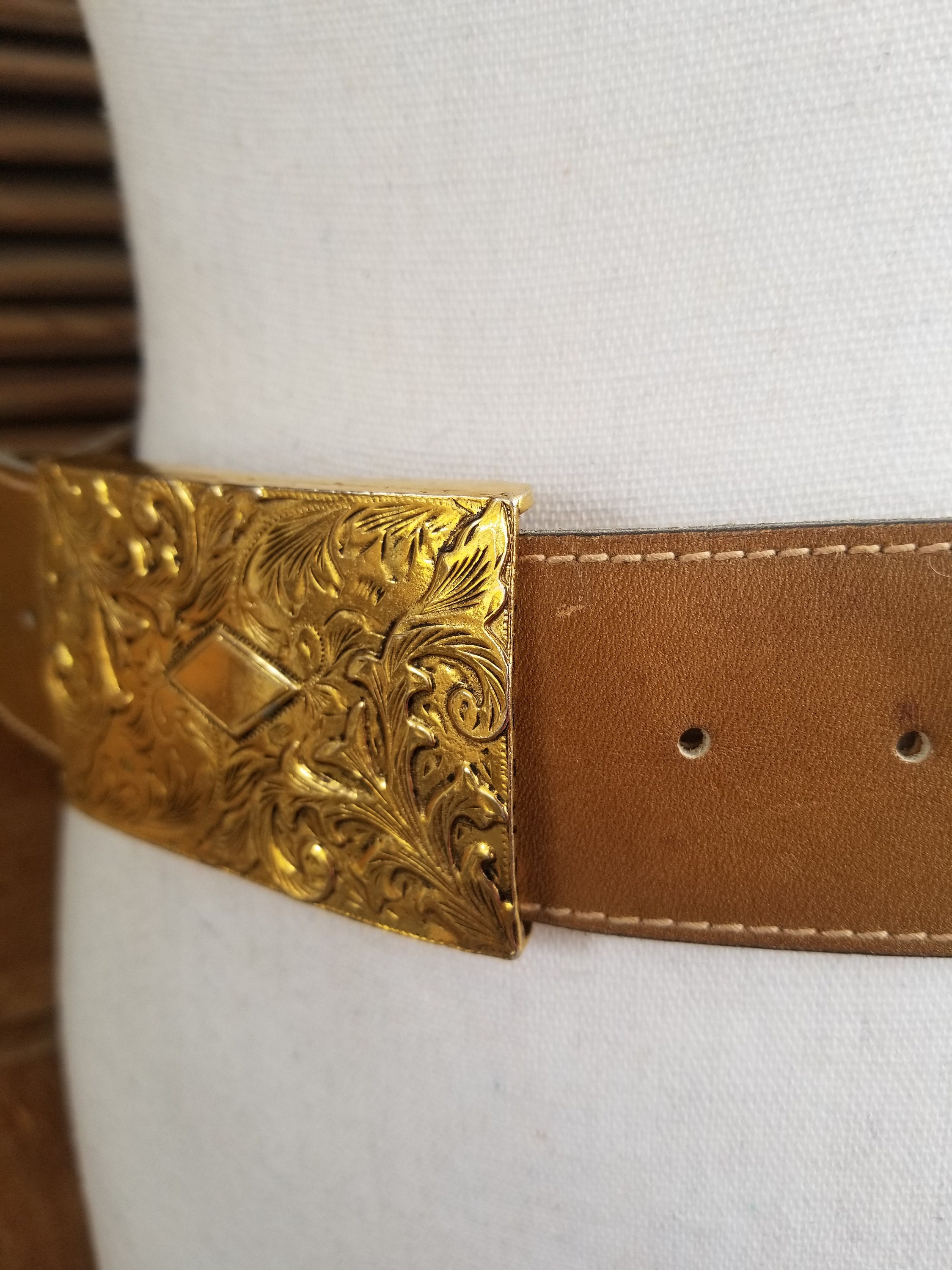 Vintage Anne Klein Leather Classic Adjustable Buckle Belt Brown M Anne Klein Brown Leather Belt Etched Paisley Buckle Quality  main image 4