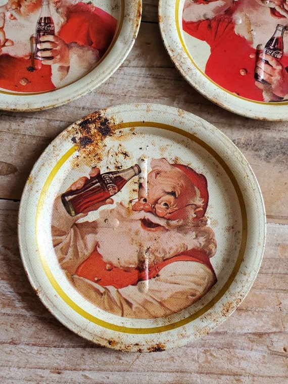 コカコーラ　メタル　コースター　アメリカンダイナー ビンテージ Vintage Coca Cola Santa Metal Coasters. Old Coca Cola Memorabilia