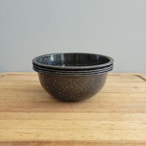 Juego Vintage de 4 Cuencos de Granito Negro.