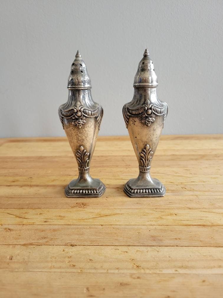 Vintage Victoria by Masco Silver Plated Salt and Pepper Shakers. Old Metal  Salt and Pepper Shakers.