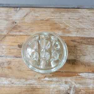 Antikes Klarglas Glas Frosch. Vintage Blumen Frosch. Glas aus der Depressionszeit.