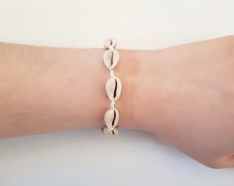 Natural boho bracelet Cowrie bracelet Sea shell bracelet Seashell bracelet Natural shell bracelet Beach bracelet Shell jewelry Beach jewelry