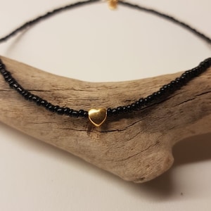 Gold black Heart Beaded Choker Beaded Necklace Minimalist necklace Heart Charm Dainty Choker Seed Bead Choker Small Heart Choker Gold Choker