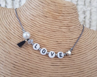 Customized beaded necklace Delicate relationship strap with letters Personalized love necklace Beaded Letters Heart necklace Pearl necklace