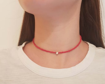 Red Heart Necklace Choker Necklace Red Minimalist necklace Heart Charm Dainty Choker Beaded Necklace Seed Bead Necklace Small Heart Choker