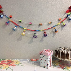 PARTY HAT BANNER Paper Hats with Pompoms and Fringe Party Decoration
