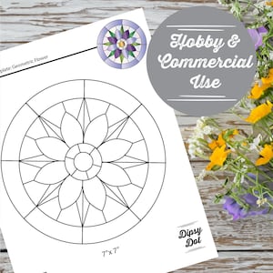 Puede incluir: Un papel blanco con un diseño floral geométrico, con un patrón circular con formas de pétalos. El papel incluye un diseño floral de vidriera coloreada más pequeño. El texto dice "Hobby & Commercial Use" y "7" x 7"" (17,78 cm x 17,78 cm).