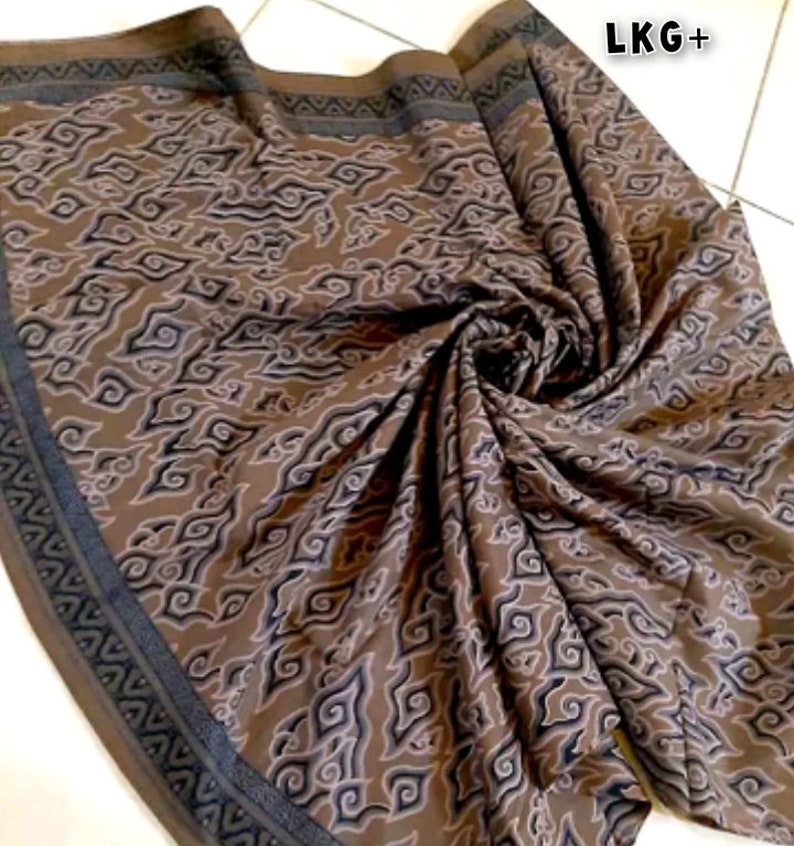 Good quality Indonesia batik fabric/mega mendung batik pattern/classic pattern batik fabric/batik sarong image 4