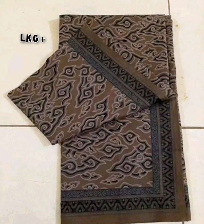 Good quality Indonesia batik fabric/mega mendung batik pattern/classic pattern batik fabric/batik sarong image 5