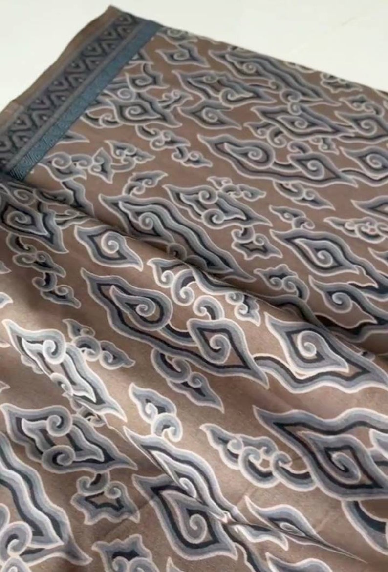 Good quality Indonesia batik fabric/mega mendung batik pattern/classic pattern batik fabric/batik sarong image 1