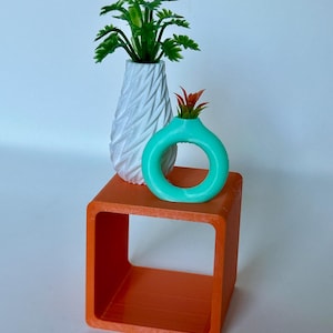 1:6 Scale MCM Vases for Blythe, Barbie and Similar Scale Dolls