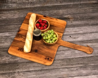 Large Antique Pizza Board, Bread Board,  Reclaimed Barn Wood, Charcuterie Board, Cheese Board, Vintage