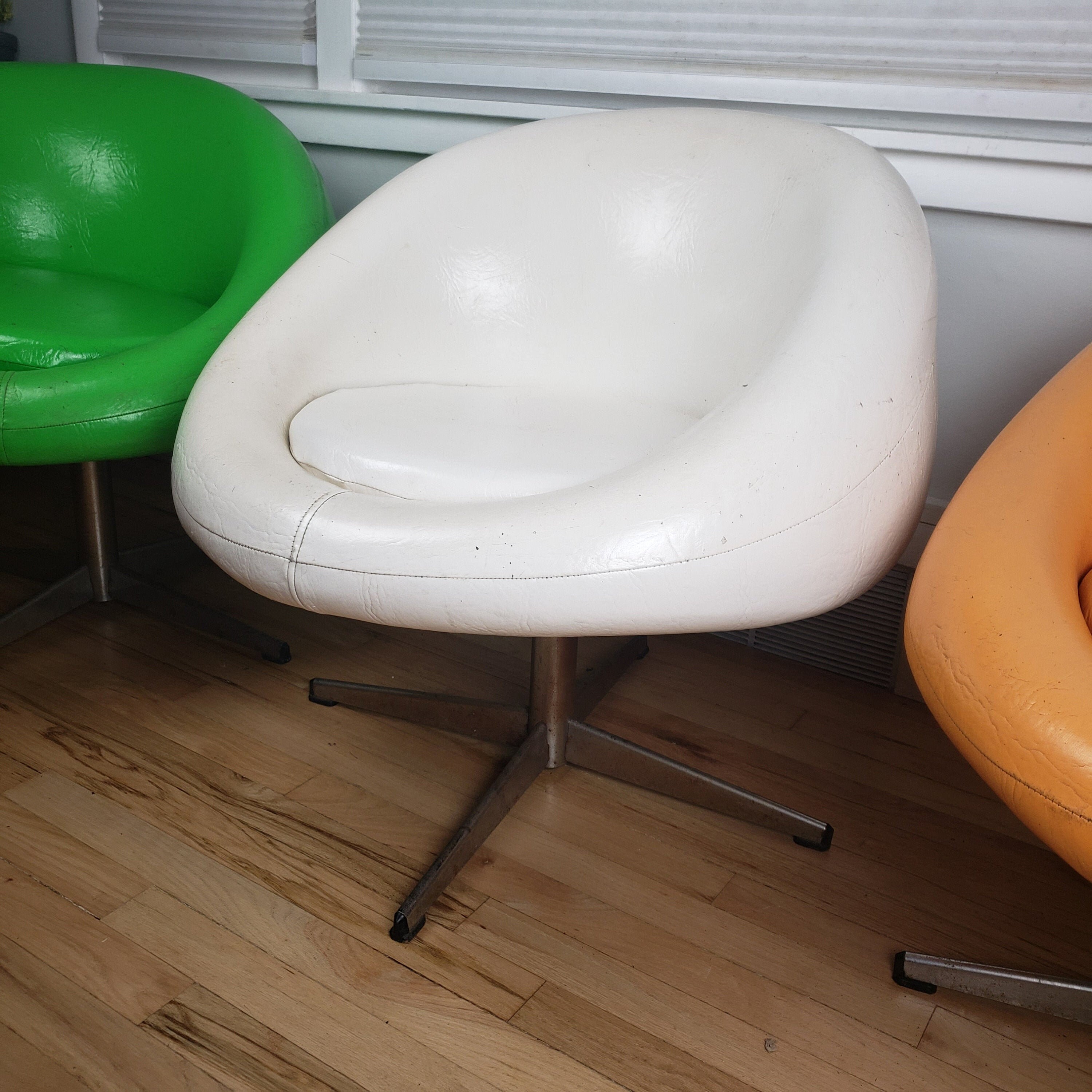 1970's Vintage Douglas Furniture Corp Swivel Egg Chair Etsy