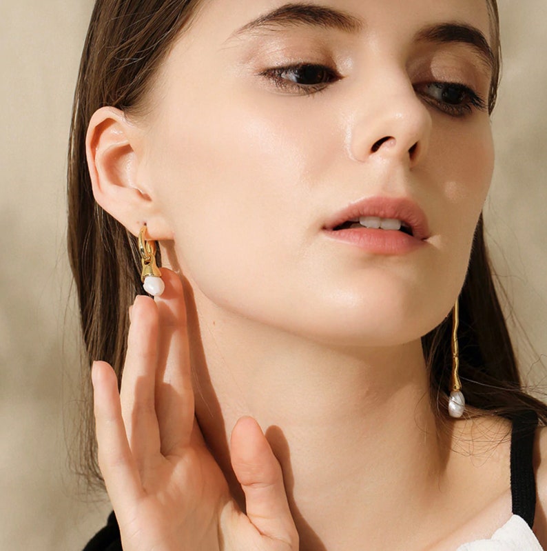 Long Mismatched Pearl Dangle Earrings Asymmetric Baroque Pearl Earrings Long Bar Biwa Pearl Contemporary Irregular Drop Earring Wedding Gift
