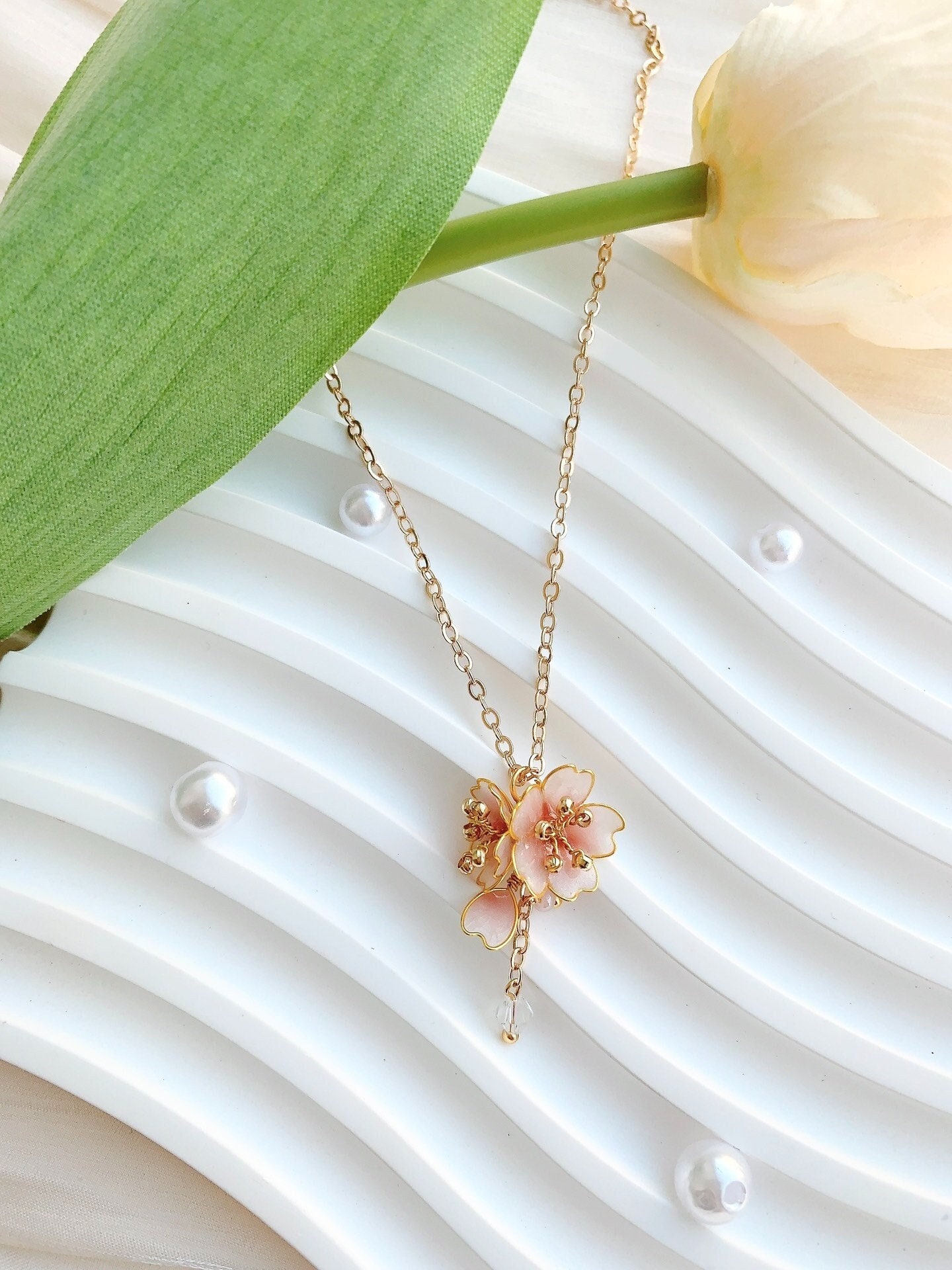 Handmade Sakura Necklace,Gift for mom,for wedding,Cherry flower necklace,Mother gift,resin art,Gift for girls,Bridesmaid gift,Kanzashi resin