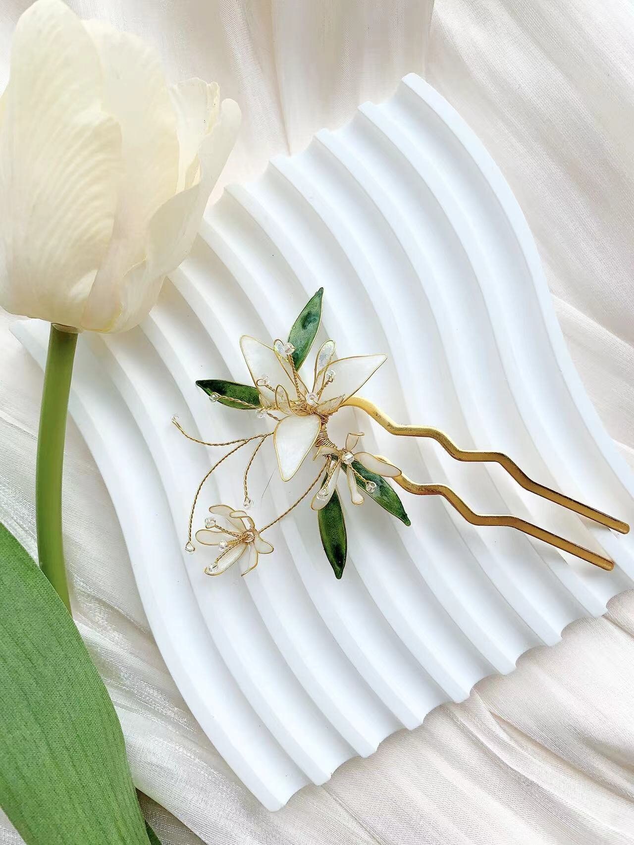 ☆ glass accessory ☆ hair accessory Handmade Japanese Kanzashi Hairpin,glass Resin,lily Flower