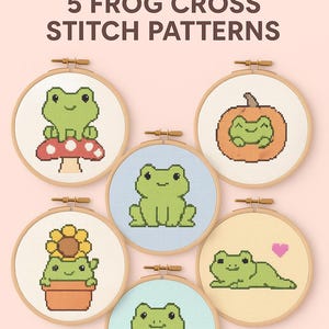 Puede incluir: Patrones de punto de cruz con ranas verdes en varios diseños, incluyendo una rana en una seta, una rana en una calabaza y una rana con un girasol. Se muestra el texto "Sassy Nanny" y "5 Frog Cross Stitch Patterns".