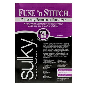 Puede incluir: Estabilizador permanente de corte, blanco, pesado, para bordado. El estabilizador Sulky Fuse 'n Stitch es libre de ácido y mide 61 cm por 91 cm. Es ideal para bordar en aro, diseños de puntadas en telas medianas a pesadas, diseños de bordado densos, acolchado loco, aplicaciones, trabajos manuales, carteras, cuencos de tela, bolsillos, bolsos, manteles individuales, artículos de decoración del hogar y caminos de mesa.