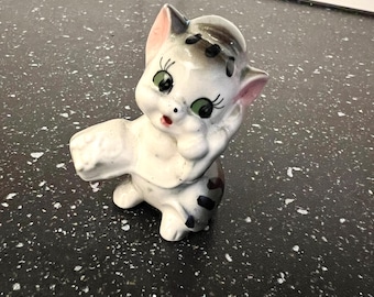 Vintage Ceramic Cat Figurine – Kitsch Anthropomorphic Kitten with Green Eyes – Mid Century Japan Style Collectible