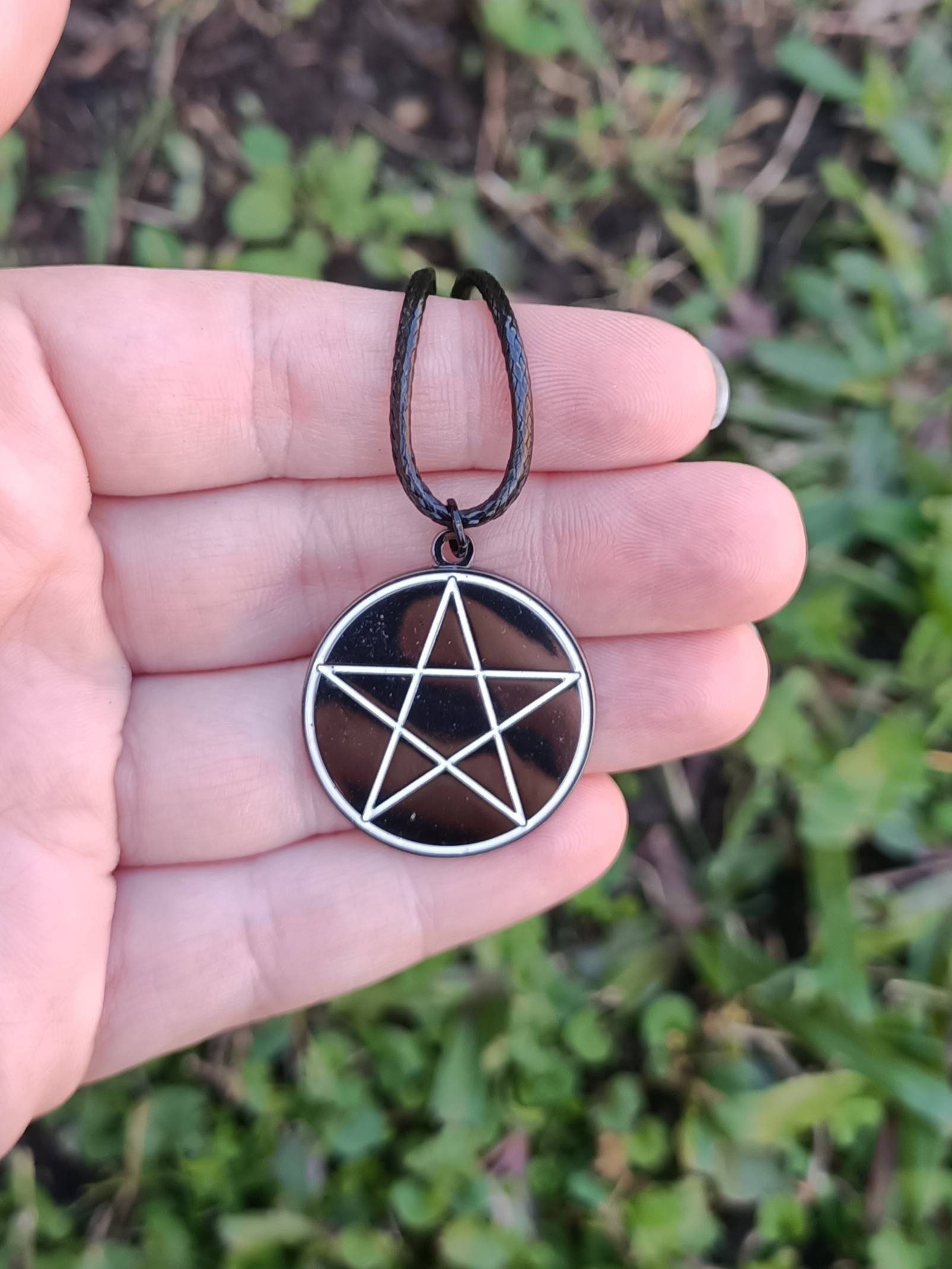 Amulet PENTAGRAM Wicca Pagan Druid Gothic w/ info Pentacle and crystal necklace 