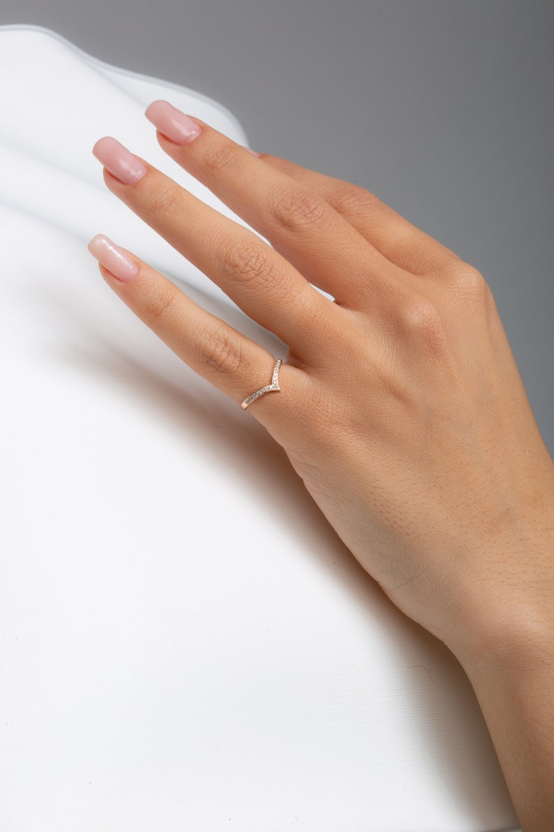 V Ring With Round Diamond in 14k Gold / Diamond V Ring / Etsy