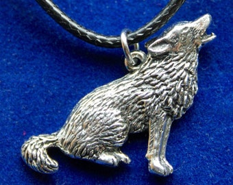 Howling Wolf Pewter Pendant Necklace with Gift Pouch
