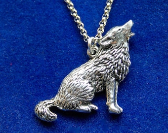 Howling Wolf Pewter Pendant Necklace with Gift Pouch