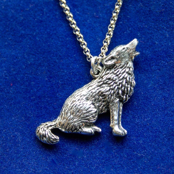 Howling Wolf Pewter Pendant Necklace with Gift Pouch