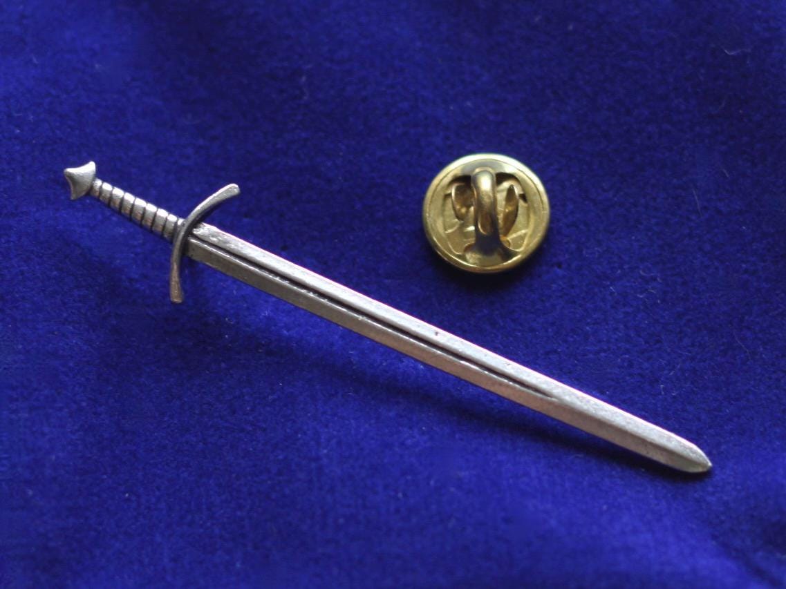 Medieval Broadsword Pewter Lapel Pin Badge with Gift Pouch
