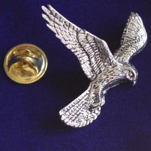 Kestrel Pewter Lapel Pin Badge with Gift Pouch