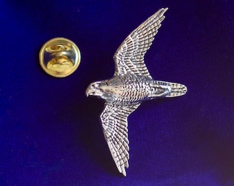 Peregrine Falcon Pewter Lapel Pin Badge with Gift Pouch