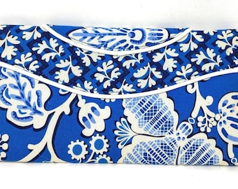 Vera Bradley Blue Lagoon Wave Large Slim Clutch Wristlet White Trim NWT