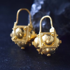 Gold cube earrings Drop earrings 22k gold Ancient greek jewelry Solid gold earrings Handmade Fine greek jewelry Roman Anniversary gift