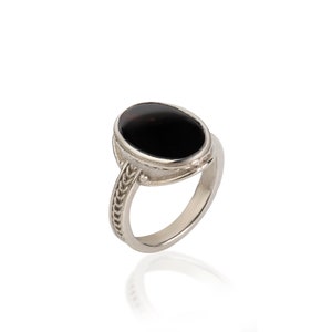 Onyx ring Oval gemstone ring Mens ring Black stone ring Antique jewelry Ancient greek ring Men stone ring Men jewelry Gift for him