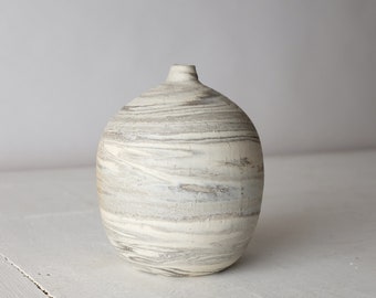 Vaso con stelo in ceramica fatto a mano, vaso in ceramica minimalista, vaso in ceramica moderna, arredamento moderno per la casa, arredamento per mensole in ceramica, regalo per la mamma
