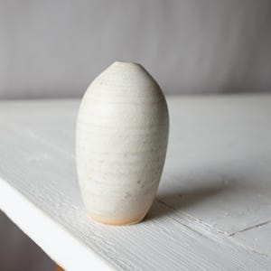 Small Bud Vase - Small Pottery Vase - Handmade Flower Vase - Minimal Vase - Modern Ceramics