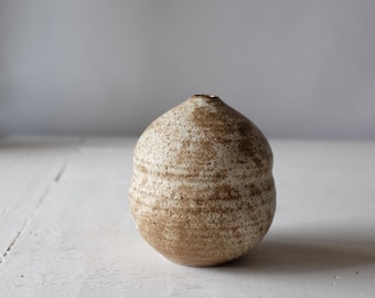 Piccolo vaso in gres a forma di bocciolo - Ceramica moderna minimalista, marrone e crema
