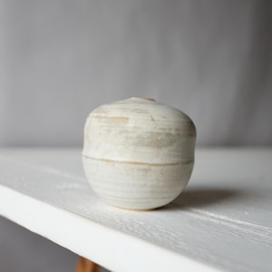 Small Bud Vase - Small Pottery Vase - Handmade Flower Vase - Minimal Vase - Modern Ceramics