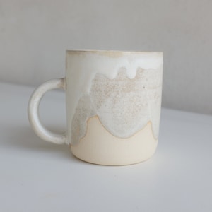 Steingut Kaffeetasse Handgemacht, Weiße Keramik Kaffeetasse mit Griff, Handgemachte Keramiktasse, Moderne Keramik Kaffeetasse