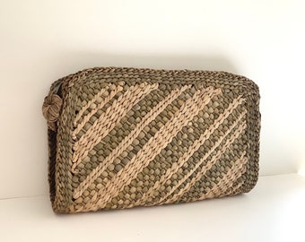 Vintage Woven Wicker Clutch Bag,Summer Handbag,Genie Bag,Zipper Closure,70s 80s Women Accessories,Gift for Her,Funky Cool Vintage,Straw Bag