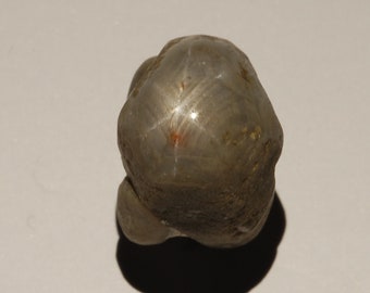 Sehr schöner, natürlicher Saphir-Sternkristall, anpoliert (67 Carat) Beautiful STAR SAPPHIRE half polished