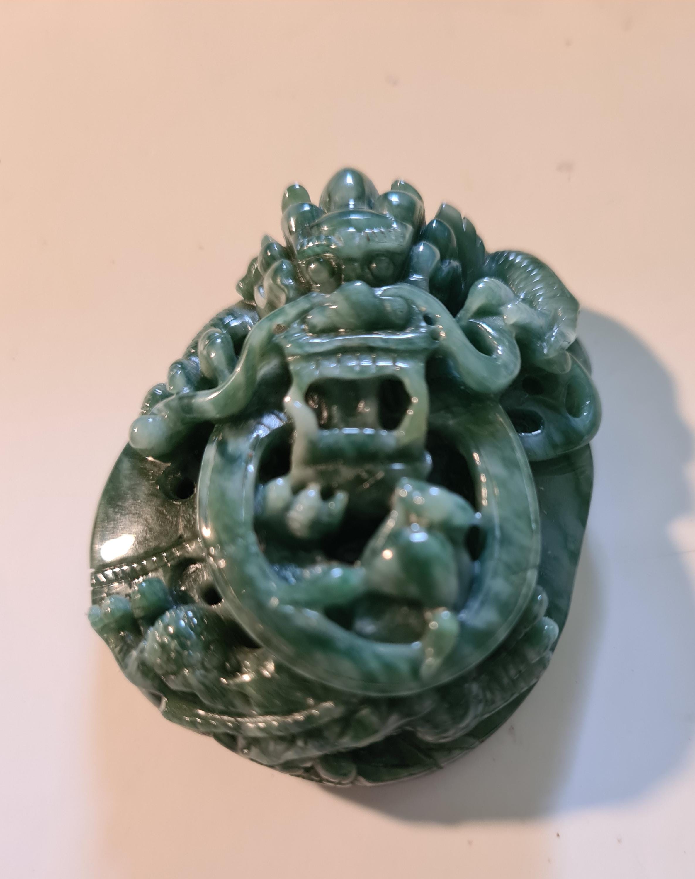 翡翠 ドラゴン 彫刻 龍 il_1080xN.6472793161_mznu.jpg