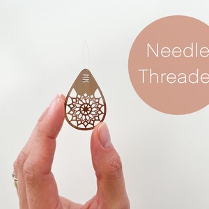 Needle Threaders, Vintage Hexe Threader, Lo Ran Threader, Muriels Yarn  Threader & 3 Metal Threaders. Sewing Collectibles Gadgets Notions 