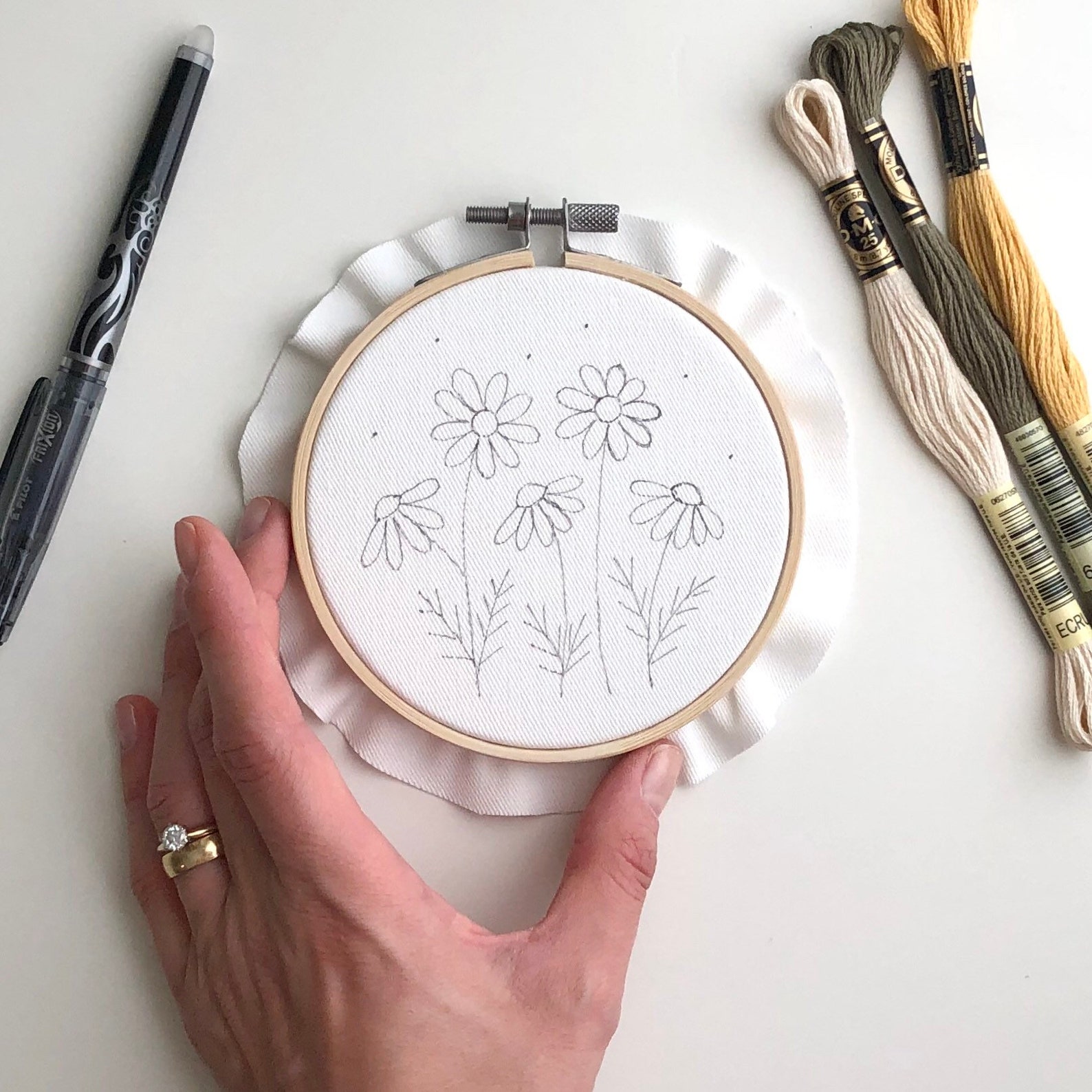 Daisies Embroidery Beginner Pattern PDF, Botanical Embroidery PDF
