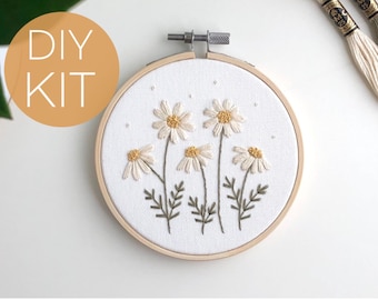 Daisies Embroidery Kit, floral hand embroidery kit for beginners, daisy flower embroidery pattern, diy hoop art kit