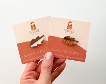 Wood & Resin Leaf Needle Minder: Magnetic Needle Keeper